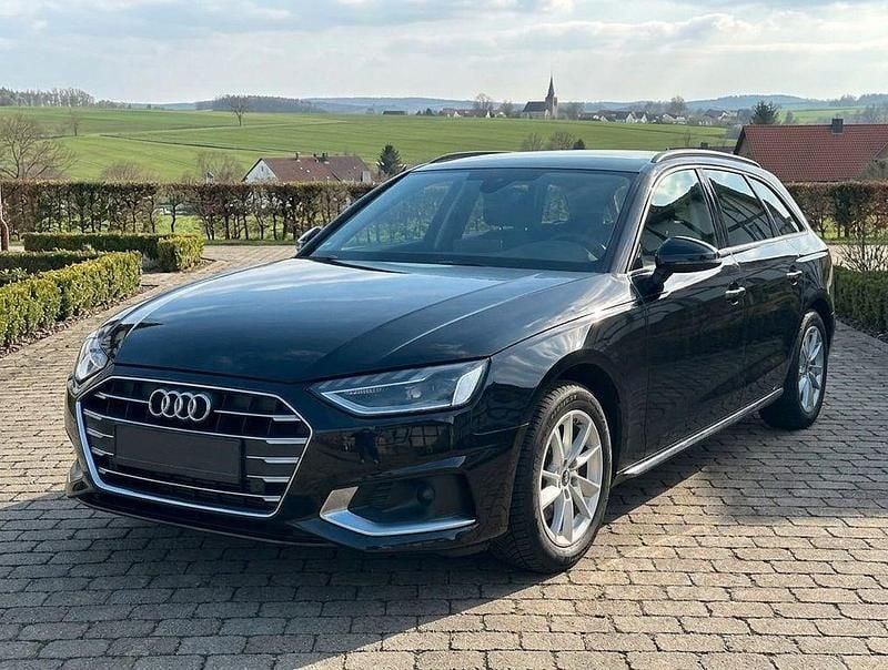 Gebraucht Audi A4 Ambiente 163 PS (119 kW) 2023 Schwarz Kombi