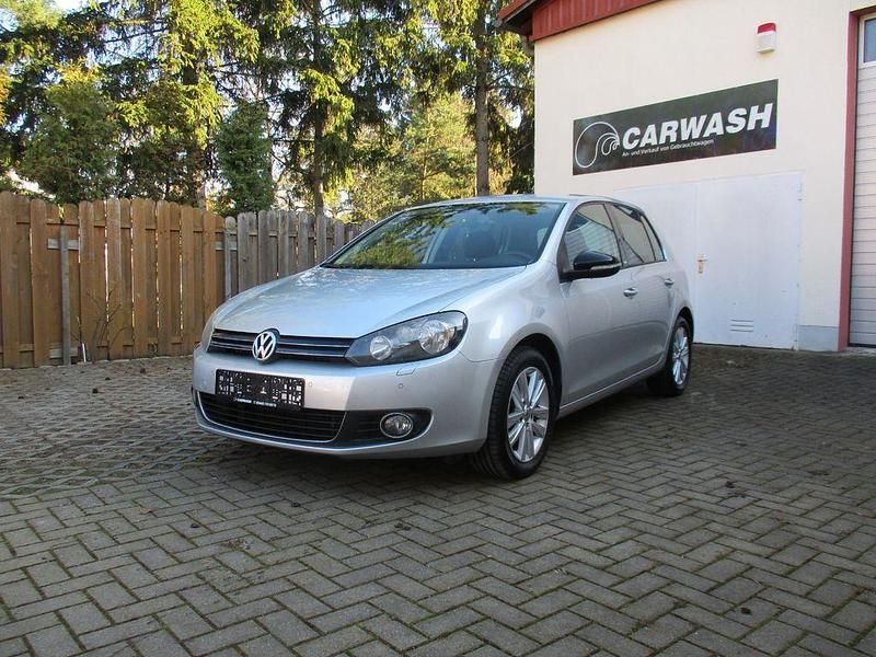 Gebraucht VW Golf VII Style 105 PS (77 kW) 2012 Silber Limousine