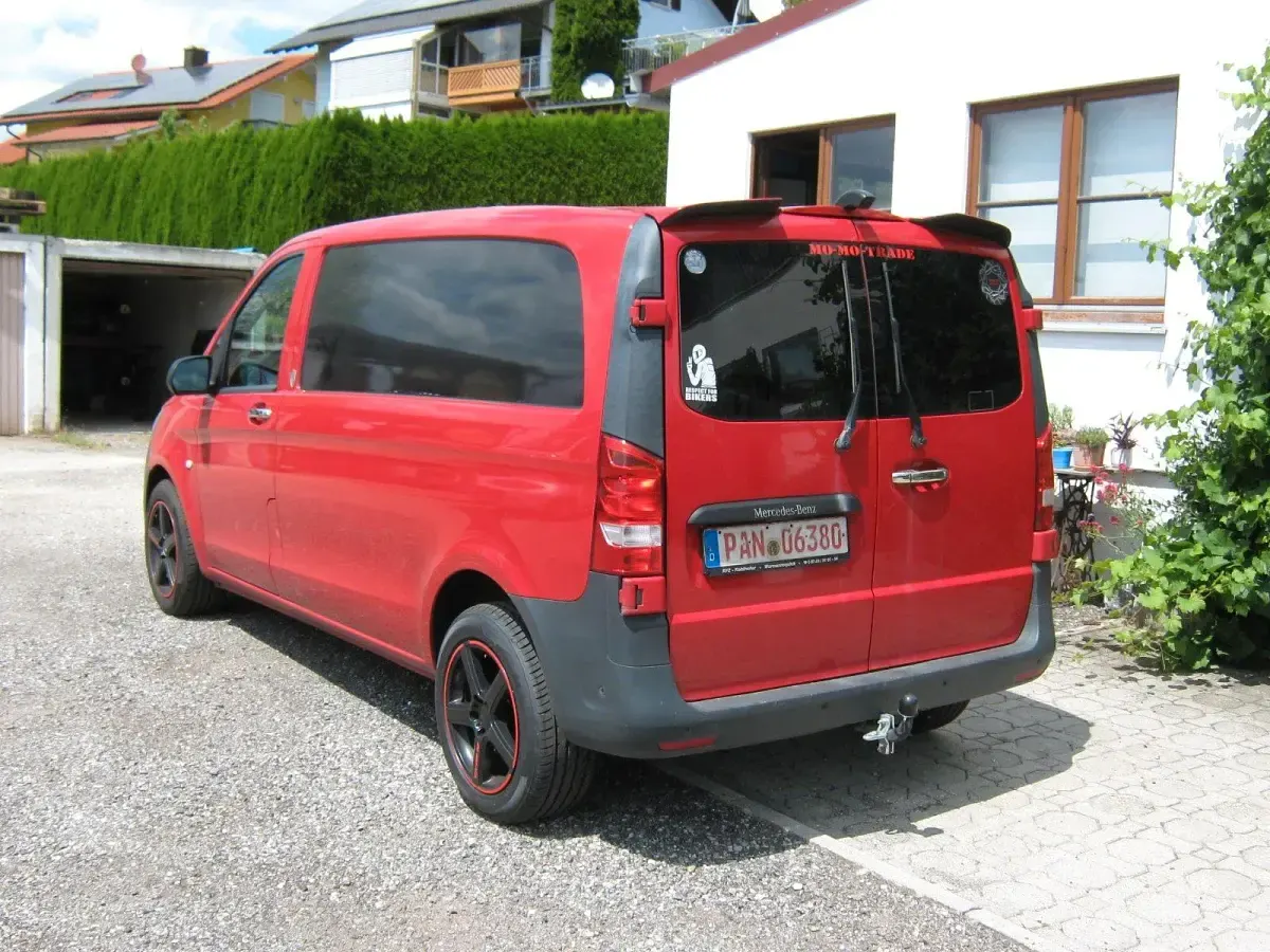 Gebraucht Mercedes Vito 136 PS (100 kW) 2015 Rot Van