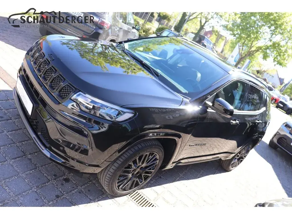 Gebraucht Jeep Compass 131 PS (96 kW) 2024 Schwarz SUV