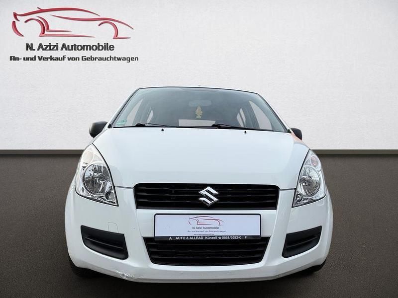 Gebraucht Suzuki Splash 65 PS (47 kW) 2013 Weiß Kleinwagen
