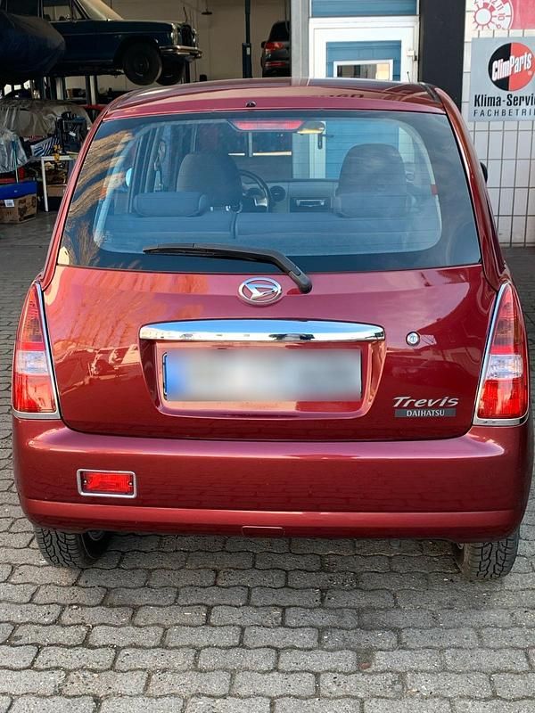 Gebraucht Daihatsu Trevis 58 PS (42 kW) 2009 Rot Kleinwagen