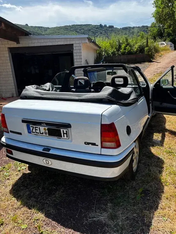 Gebraucht Opel Kadett 75 PS (55 kW) 1993 Weiß Cabrio