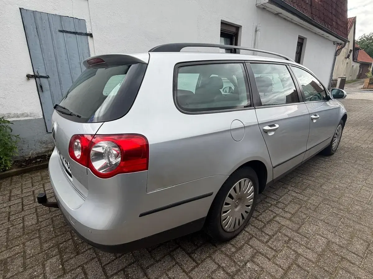 Gebraucht VW Passat Comfortline 140 PS (102 kW) 2010 Grau Kombi