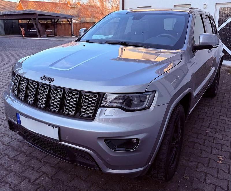 Gebraucht Jeep Grand Cherokee Night Eagle 250 PS (183 kW) 2018 Silber SUV