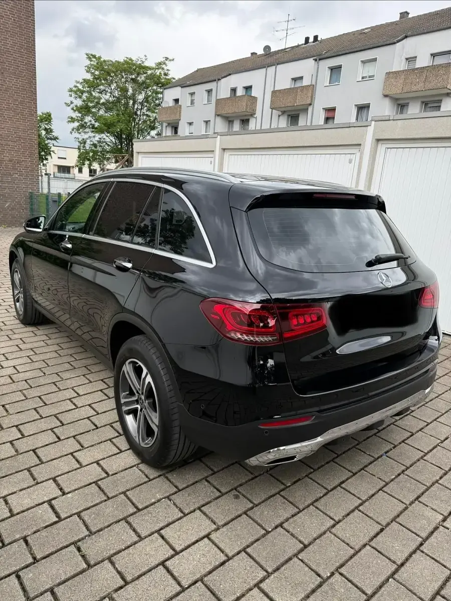 Gebraucht Mercedes GLC220 194 PS (142 kW) 2019 Schwarz SUV