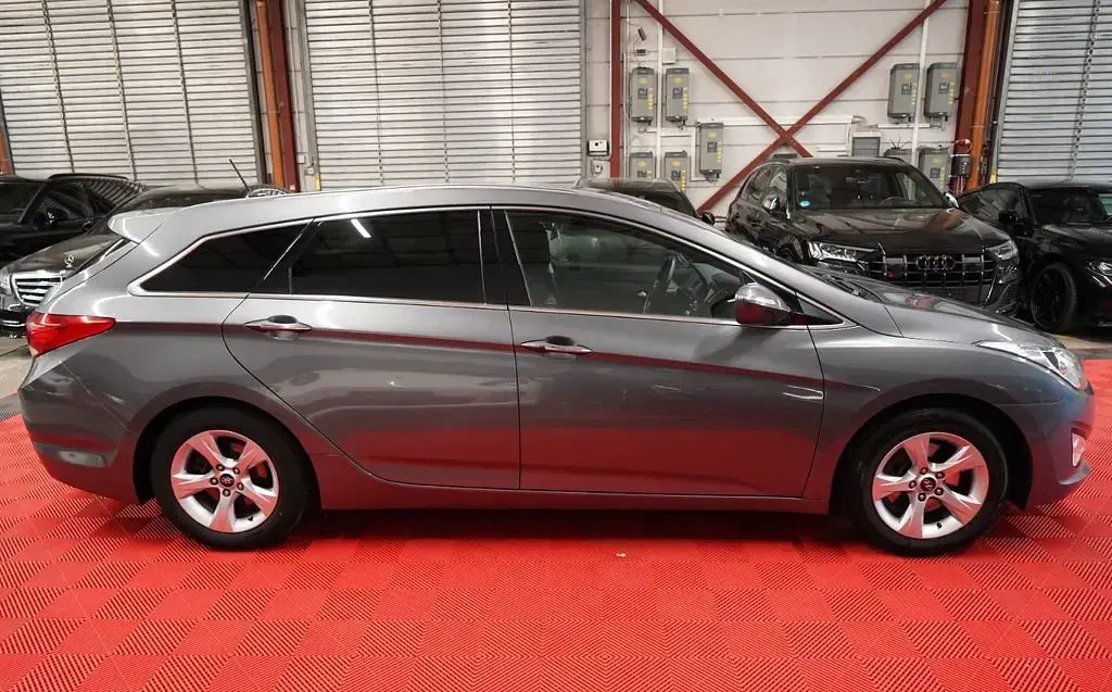 Gebraucht Hyundai i40 Style 177 PS (130 kW) 2012 Grau Kombi