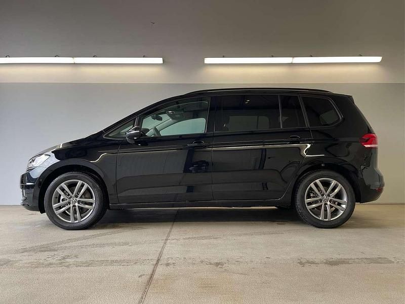 Neu VW Touran Comfortline 150 PS (110 kW) 2025 [0e0e] grenadillschwa... Van / Kleinbus