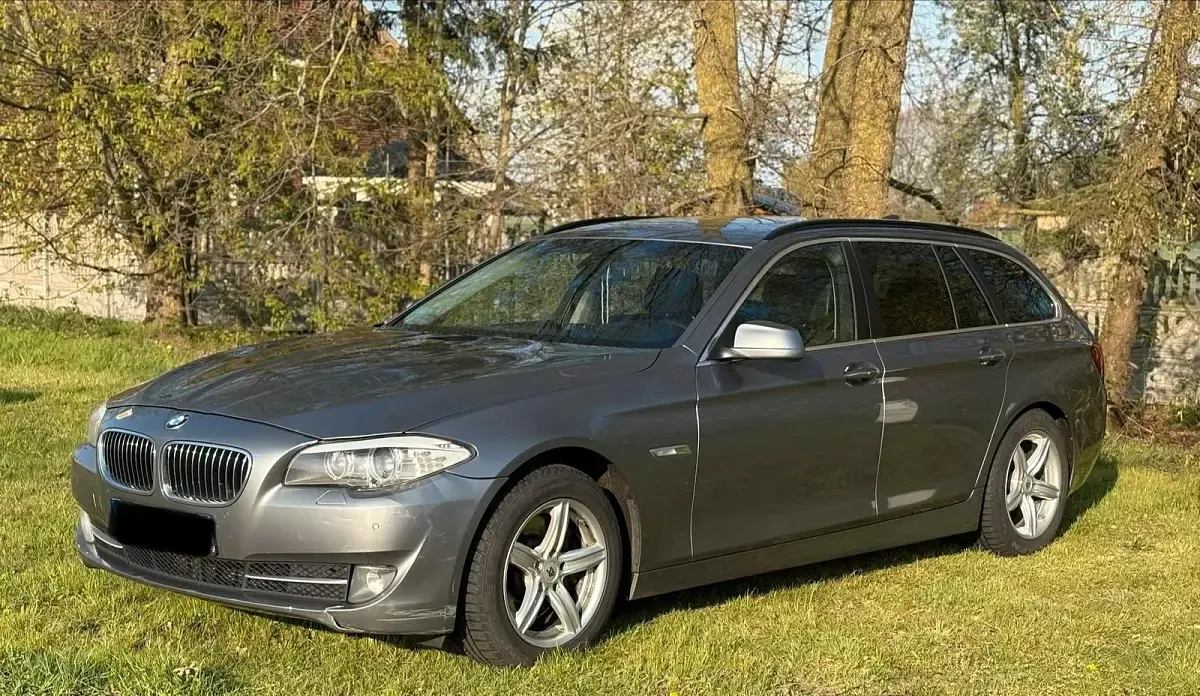 Gebraucht BMW 530 258 PS (189 kW) 2012 Grau Kombi