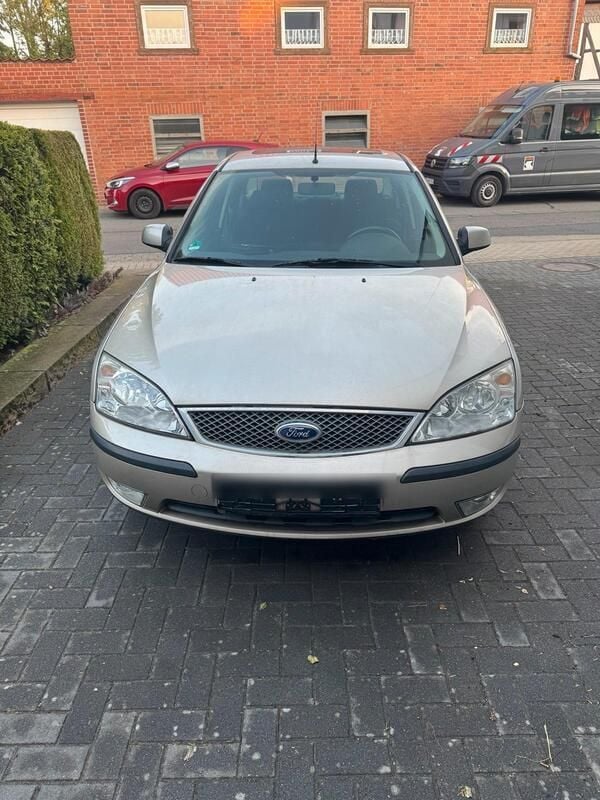 Grau Gebraucht 2003 Ford Mondeo Limousine | 500 € (Superpreis) - Bild 1/4