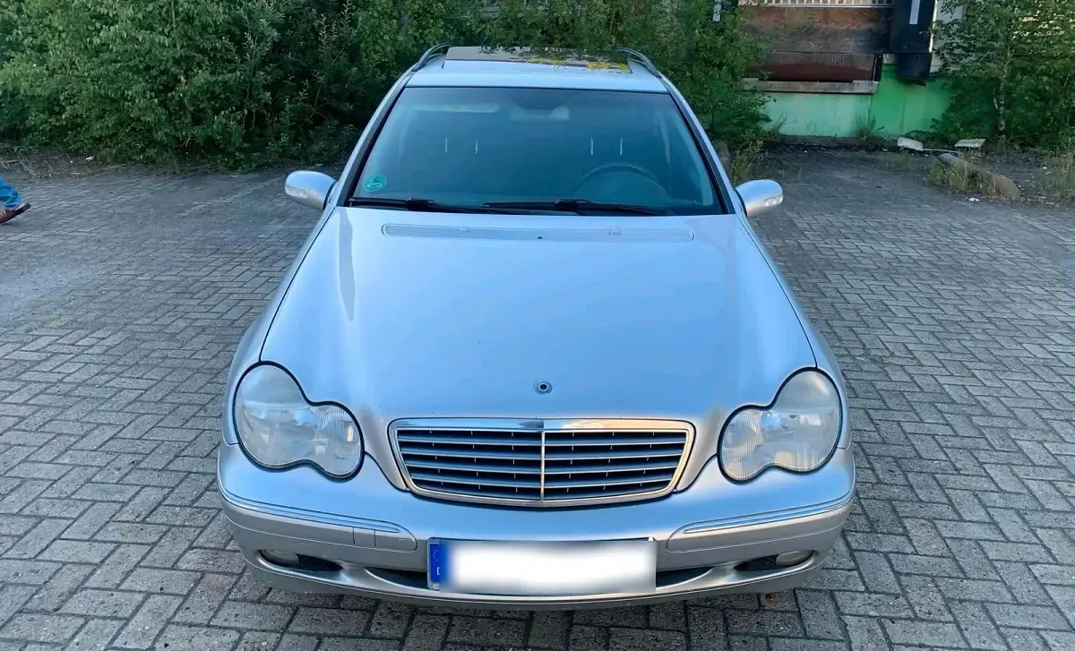 Gebraucht Mercedes C220 Elegance 143 PS (105 kW) 2003 Silber Kombi