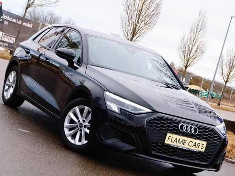 Gebraucht Audi A3 Ambiente 74 PS (54 kW) 2021 Andere Limousine