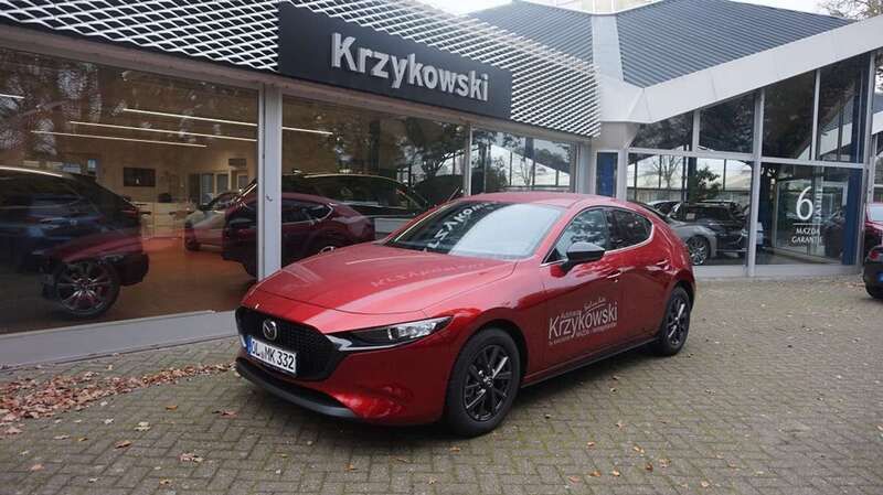 Soul red crystal m Gebraucht 2024 Mazda 3 Limousine | 27.990 € (Fairer Preis) - Bild 1/4