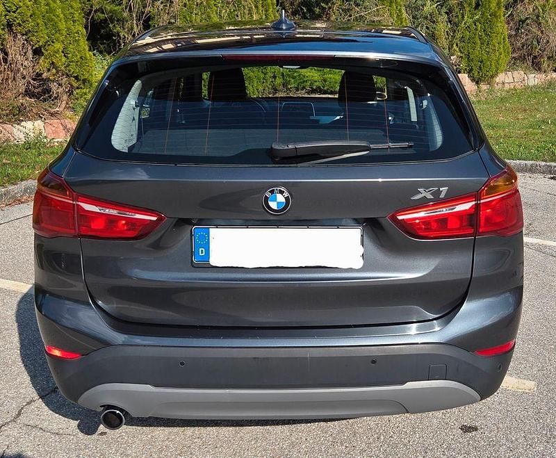 Gebraucht BMW X1 Advantage 150 PS (110 kW) 2016 Grau SUV