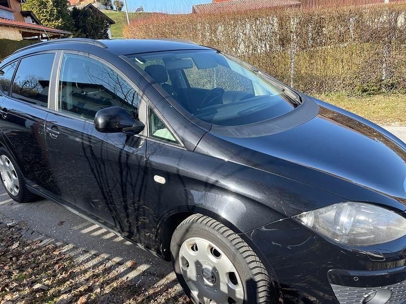 Gebraucht Seat Altea 4You 125 PS (91 kW) 2014 Schwarz Van / Kleinbus