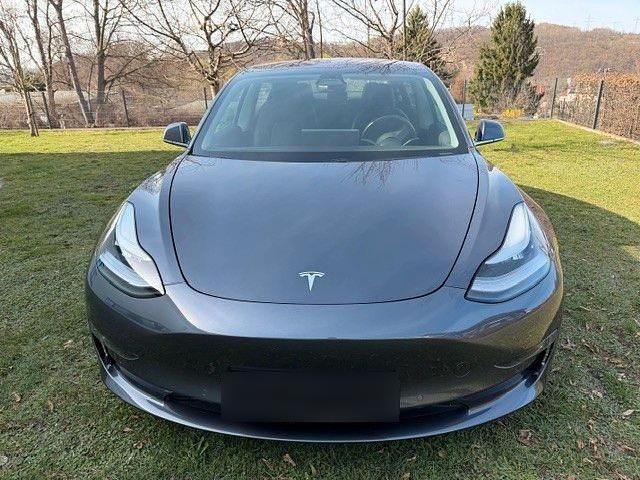 Second-hand Tesla Model 3 324 kW (441 CP) 2019 Gri Berlinǎ