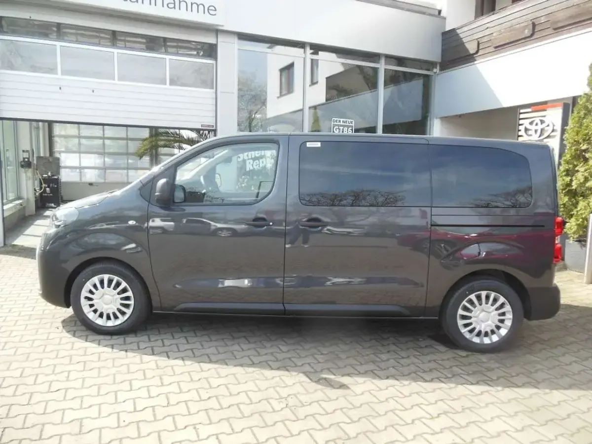 Neu Toyota Proace Verso Comfort 144 PS (105 kW) 2026 Titanium grey metallic Van / Kleinbus