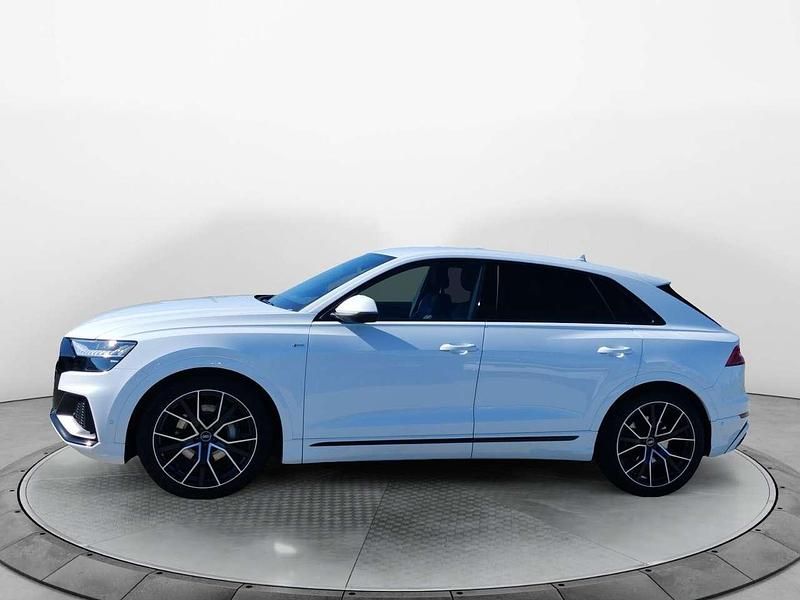Gebraucht Audi Q8 Ambiente 286 PS (210 kW) 2022 Gletscherweiß metallic SUV