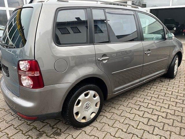 Gebraucht VW Touran 140 PS (102 kW) 2007 Braun Van / Kleinbus