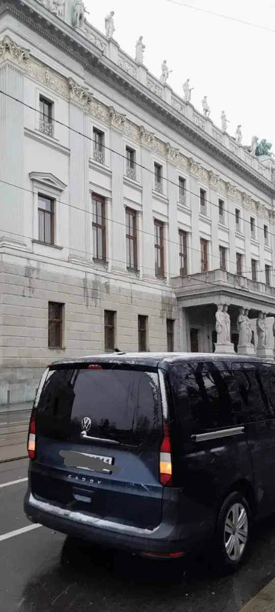Second-hand VW Caddy 102 CP (75 kW) 2022 Andere farben Monovolum