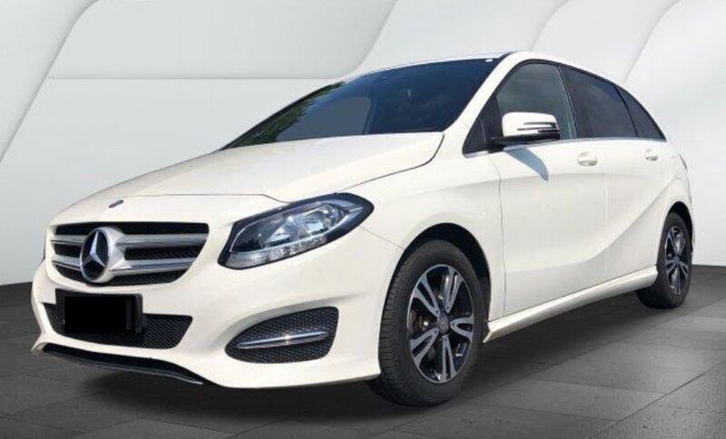 Weiß Gebraucht 2015 Mercedes B180 Van / Kleinbus | 11.400 € (Fairer Preis) - Bild 1/4