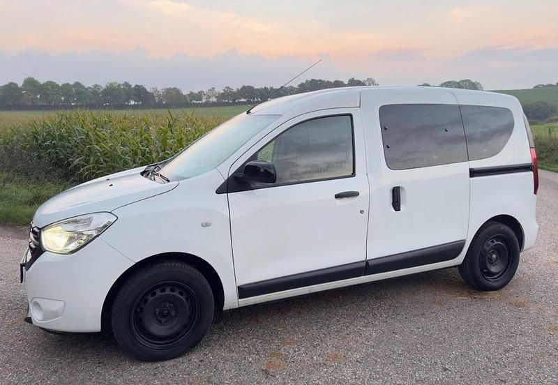 Weiß Gebraucht 2020 Dacia Dokker Stepway Van | 7.990 € (Superpreis) - Bild 1/4