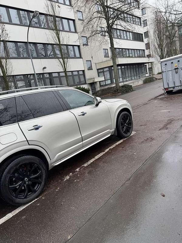 Second-hand Volvo XC90 Kinetic 235 CP (172 kW) 2016 Argintiu SUV