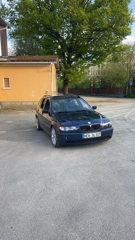 Blau Gebraucht 2004 BMW 316 M Sport Kombi | 700 € (Superpreis) - Bild 1/4