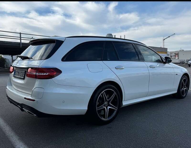 Gebraucht 2020 Mercedes E300 AMG line Kombi | 33.661 € (Teuer) - Bild 1/4