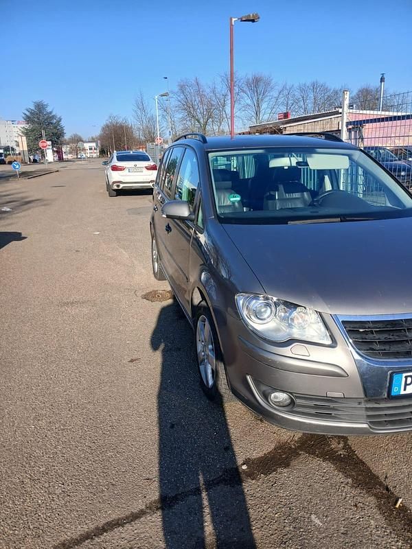 Gebraucht VW Touran 140 PS (102 kW) 2007 Silber Van / Kleinbus
