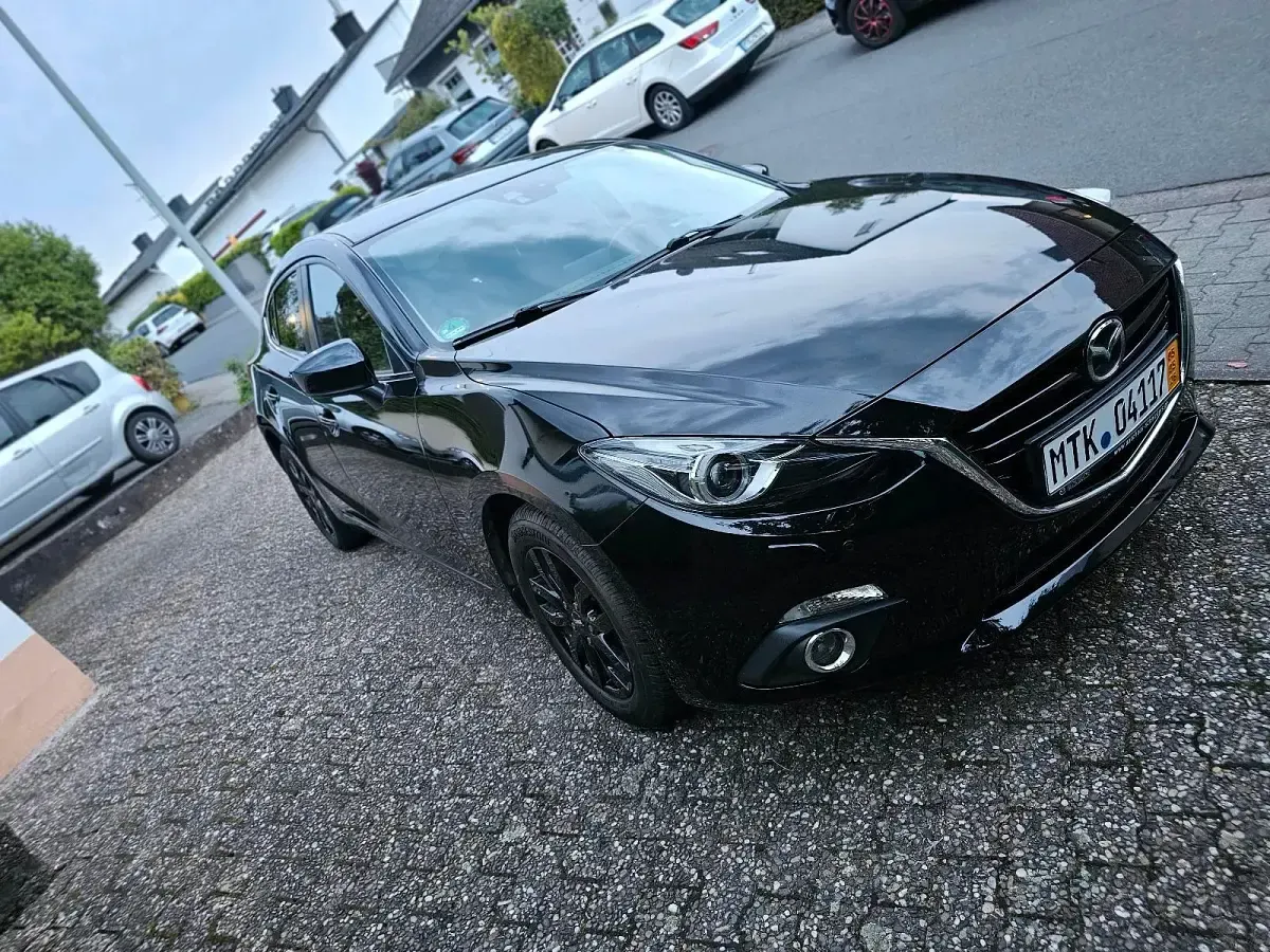 Używany Mazda 3 150 KM (110 kW) 2016 Czarny Hatchback