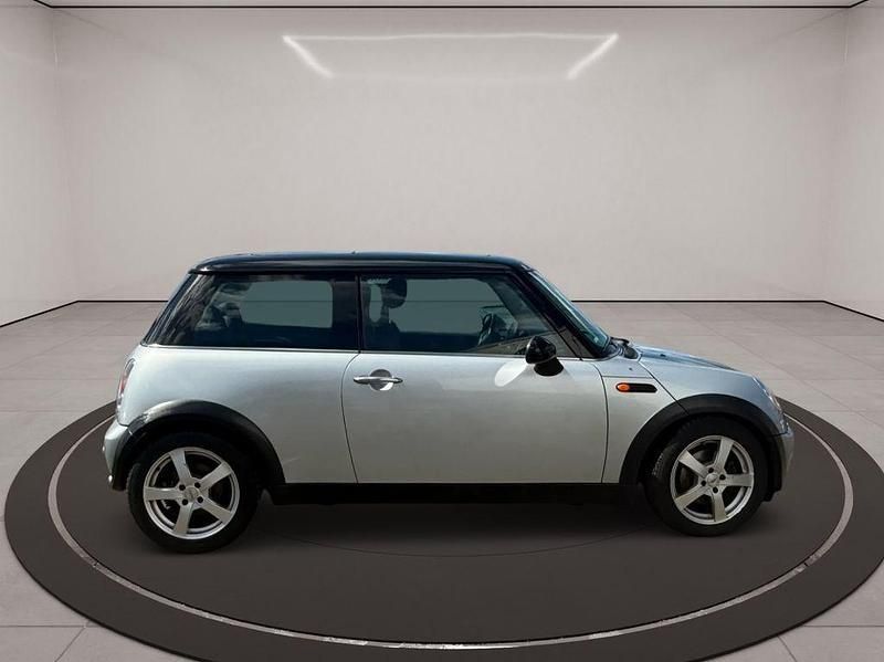 Usata Mini Cooper 116 CV (85 kW) 2002 Argento Utilitaria