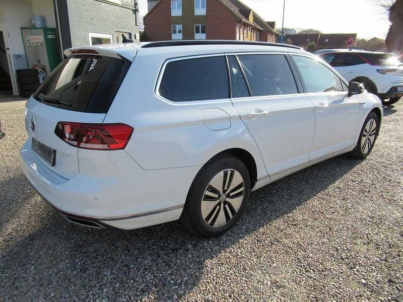 Gebraucht VW Passat GTE 156 PS (114 kW) 2020 Weiß Kombi