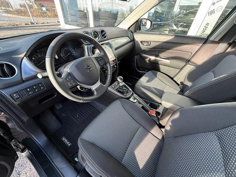 Neu Suzuki Vitara Comfort 110 PS (80 kW) 2026 Schwarz SUV