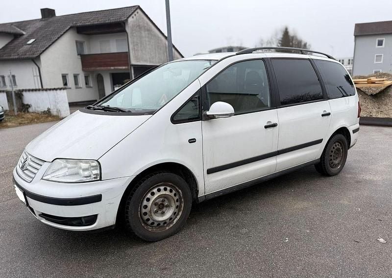 Gebraucht VW Sharan Trendline 140 PS (102 kW) 2009 Weiß Van / Kleinbus