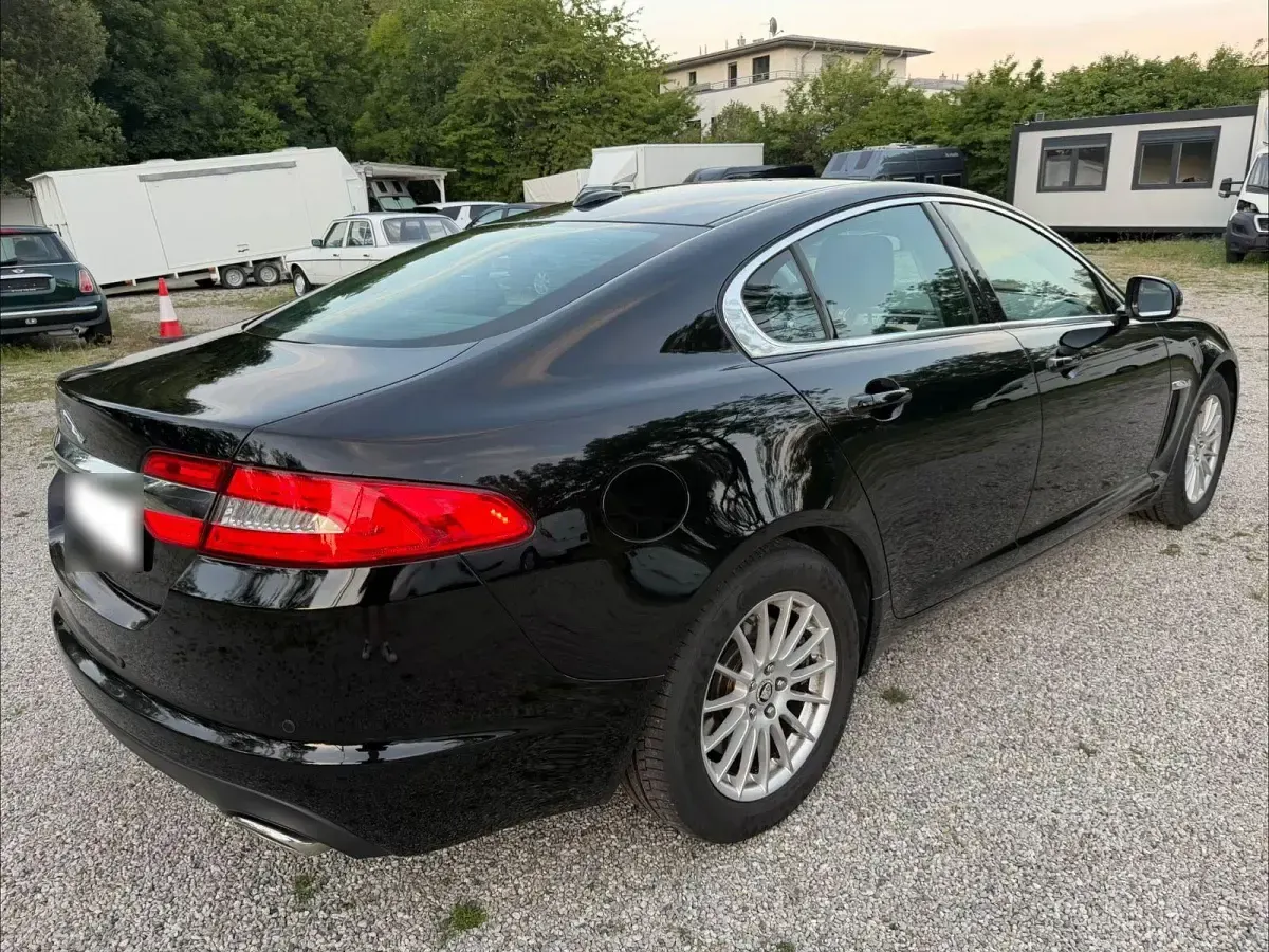 Gebraucht Jaguar XF 190 PS (139 kW) 2012 Schwarz Limousine