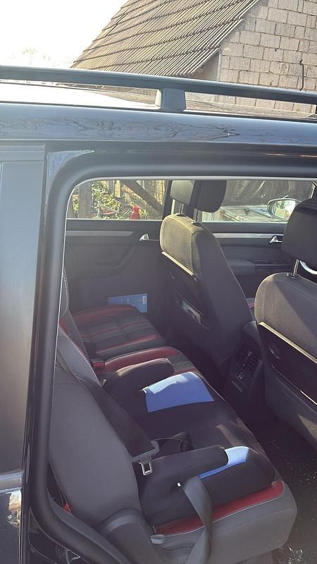 Gebraucht VW Touran Match 105 PS (77 kW) 2013 Schwarz Van / Kleinbus