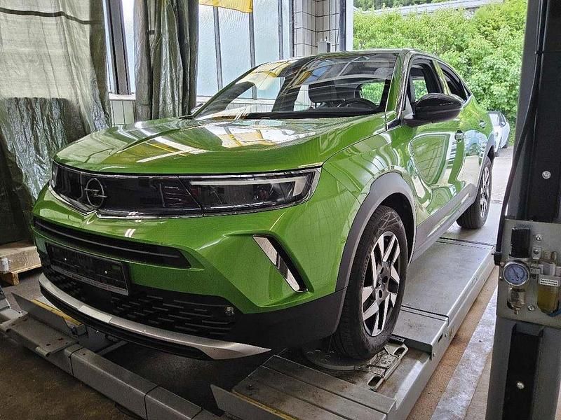 Grün Gebraucht 2022 Opel Mokka Elegance SUV | 15.980 € (Fairer Preis) - Bild 1/4