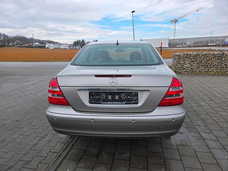 Gebraucht Mercedes E220 150 PS (110 kW) 2006 Limousine