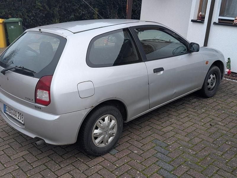 Gebraucht Mitsubishi Colt 75 PS (55 kW) 1999 Silber Kleinwagen