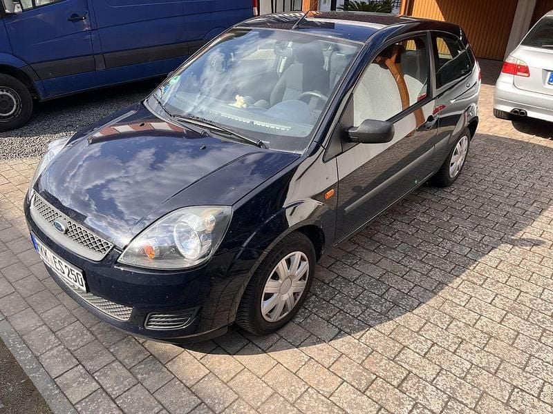 Gebraucht Ford Fiesta Fun X 80 PS (58 kW) 2007 Blau Kleinwagen