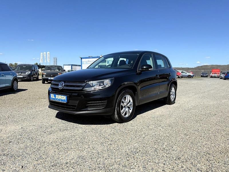 Schwarz Gebraucht 2014 VW Tiguan Trendline SUV | 11.999 € (Fairer Preis) - Bild 1/4