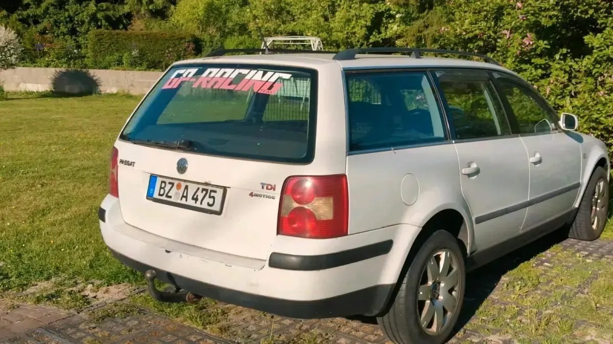 Gebraucht VW Passat 131 PS (96 kW) 2001 Weiß Kombi