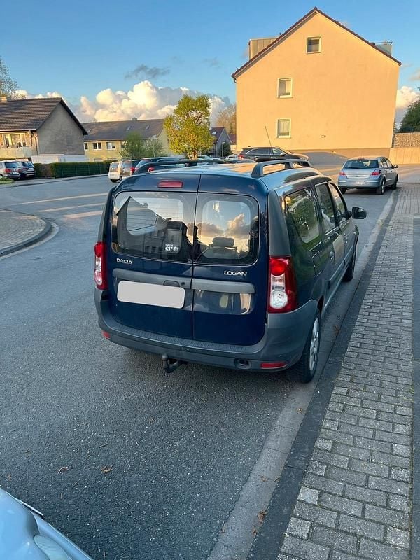 Second-hand Dacia Logan 85 CP (62 kW) 2011 Albastru Break