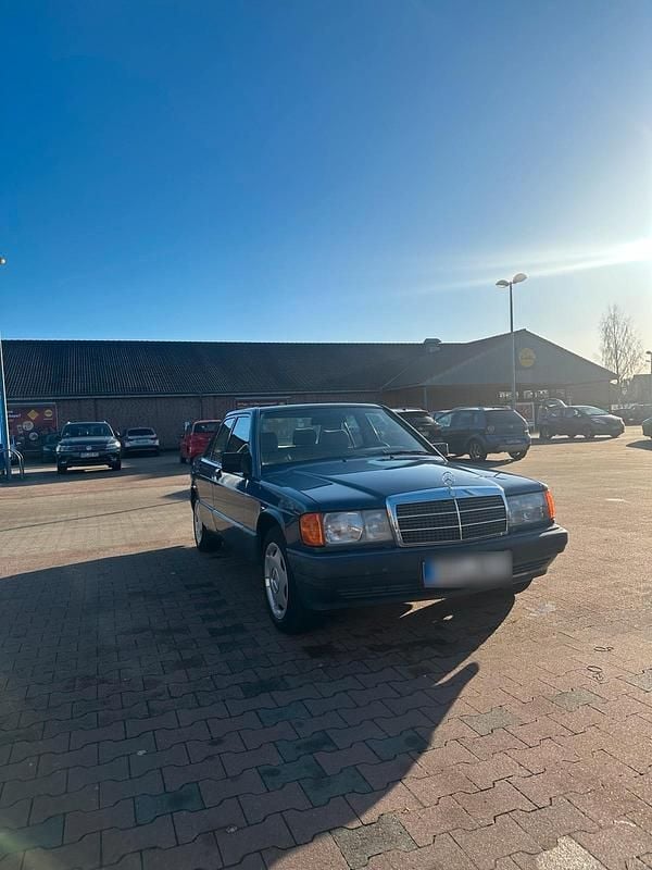 Gebraucht Mercedes 190 75 PS (55 kW) 1992 Blau Limousine