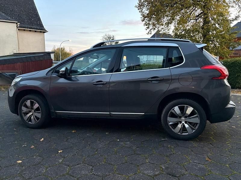 Grau Gebraucht 2014 Peugeot 2008 SUV | 6.900 € (Fairer Preis) - Bild 1/4
