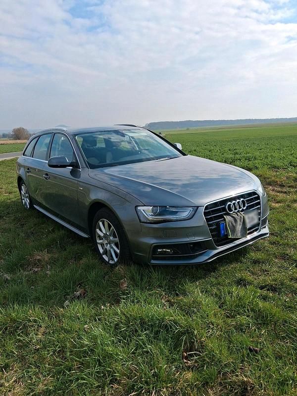 Gebraucht Audi A4 150 PS (110 kW) 2015 Grau Kombi