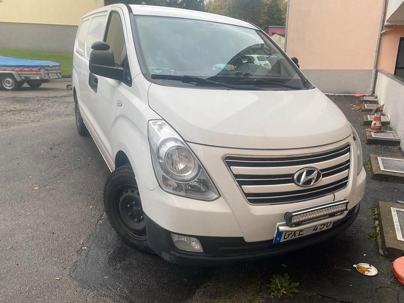 Weiß Gebraucht 2013 Hyundai H-1 Van | 8.000 € (Superpreis) - Bild 1/4