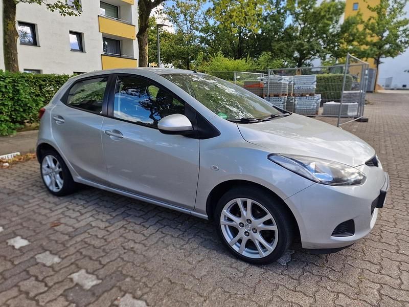 Gebraucht Mazda 2 68 PS (50 kW) 2008 Silber Kleinwagen