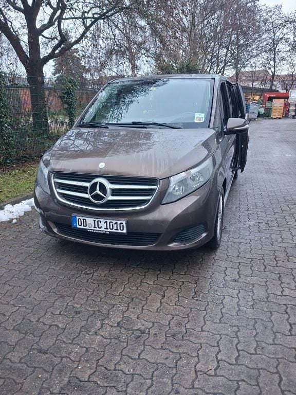 Gebraucht Mercedes V250 Avantgarde 190 PS (139 kW) 2015 Braun Van / Kleinbus